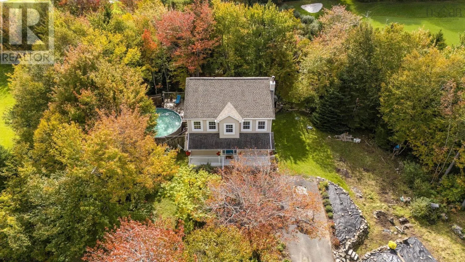 88 Lochmoor Lane