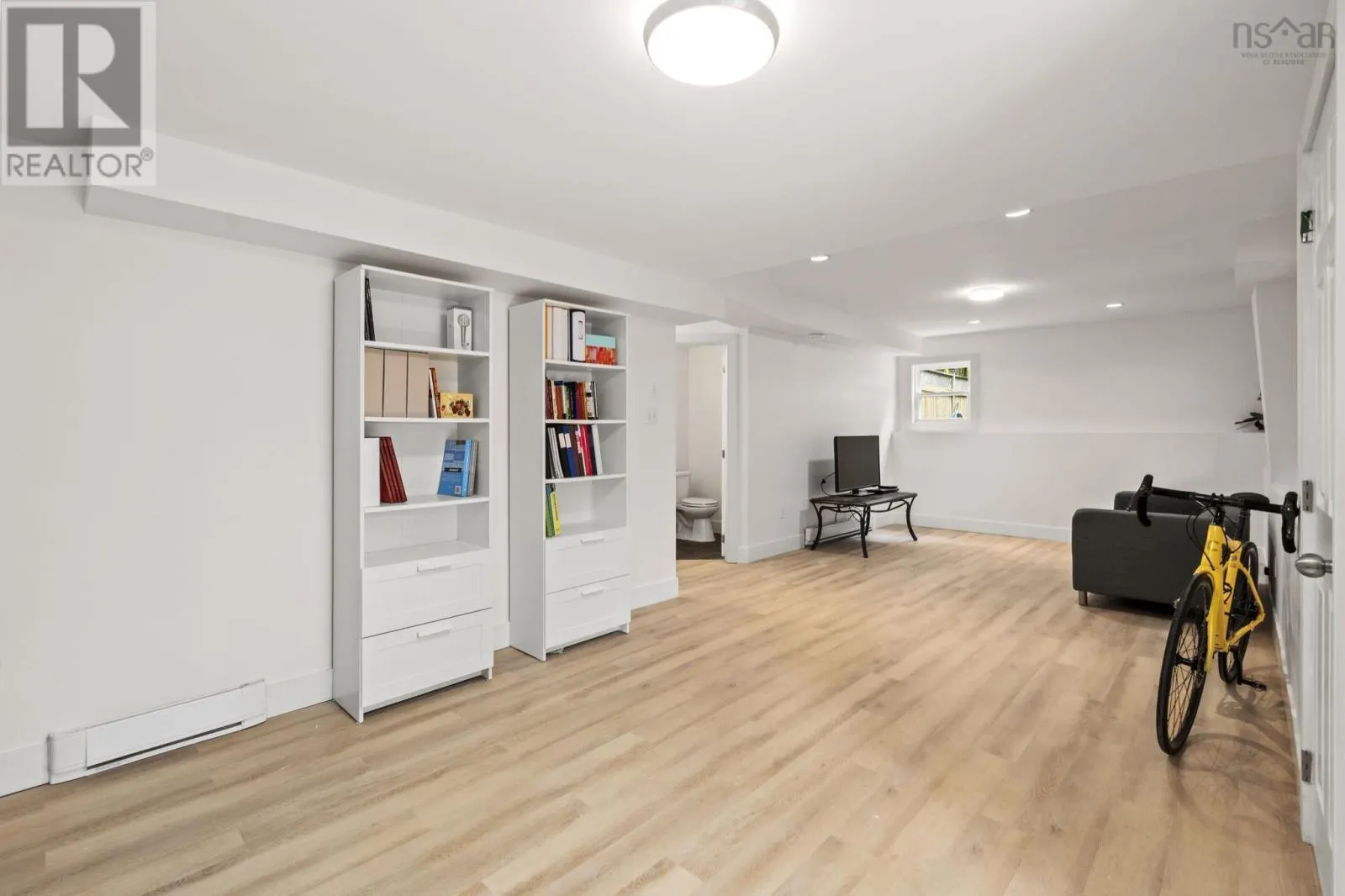 88 Lochmoor Lane