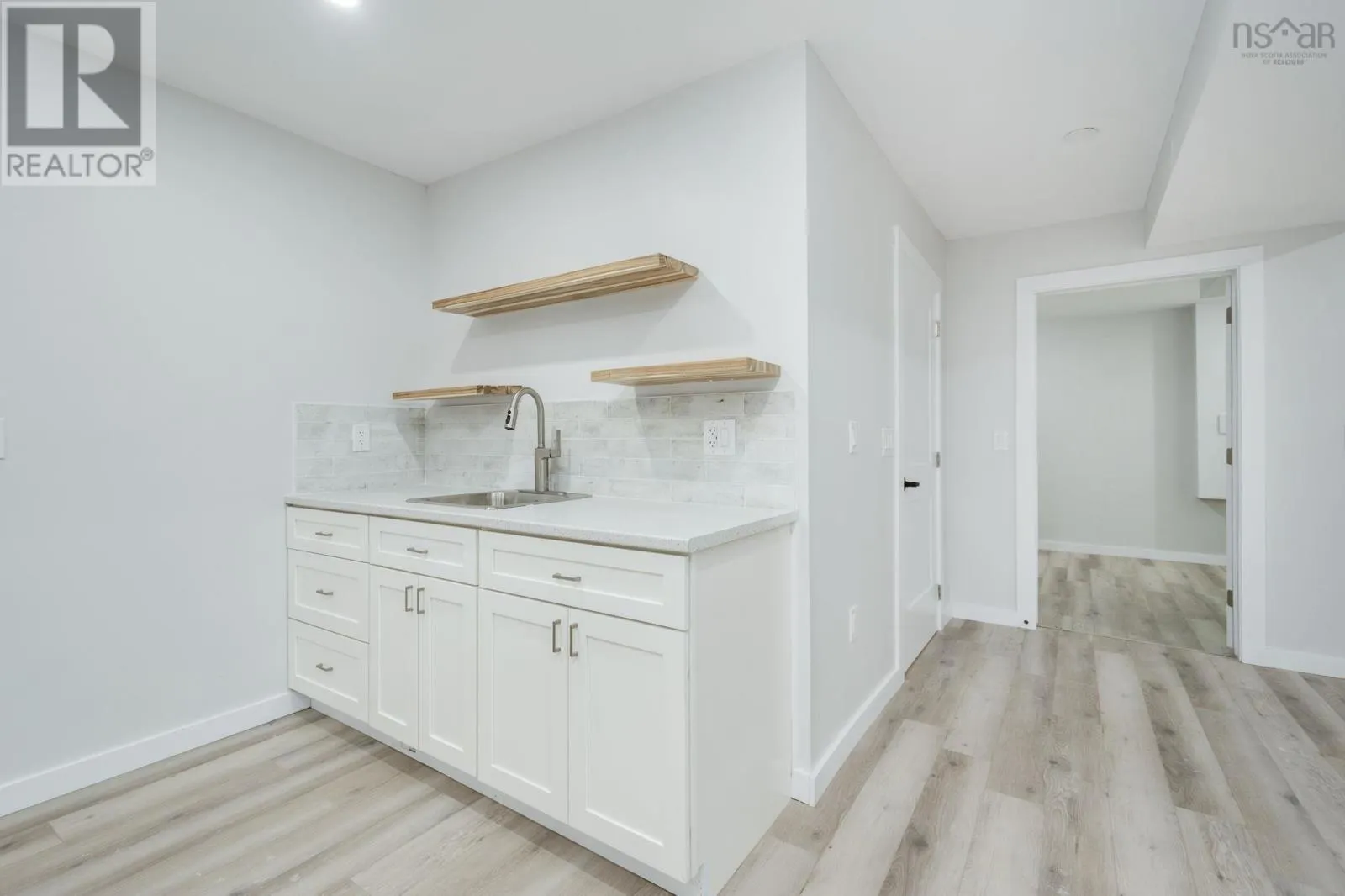 27 Meadowview Drive