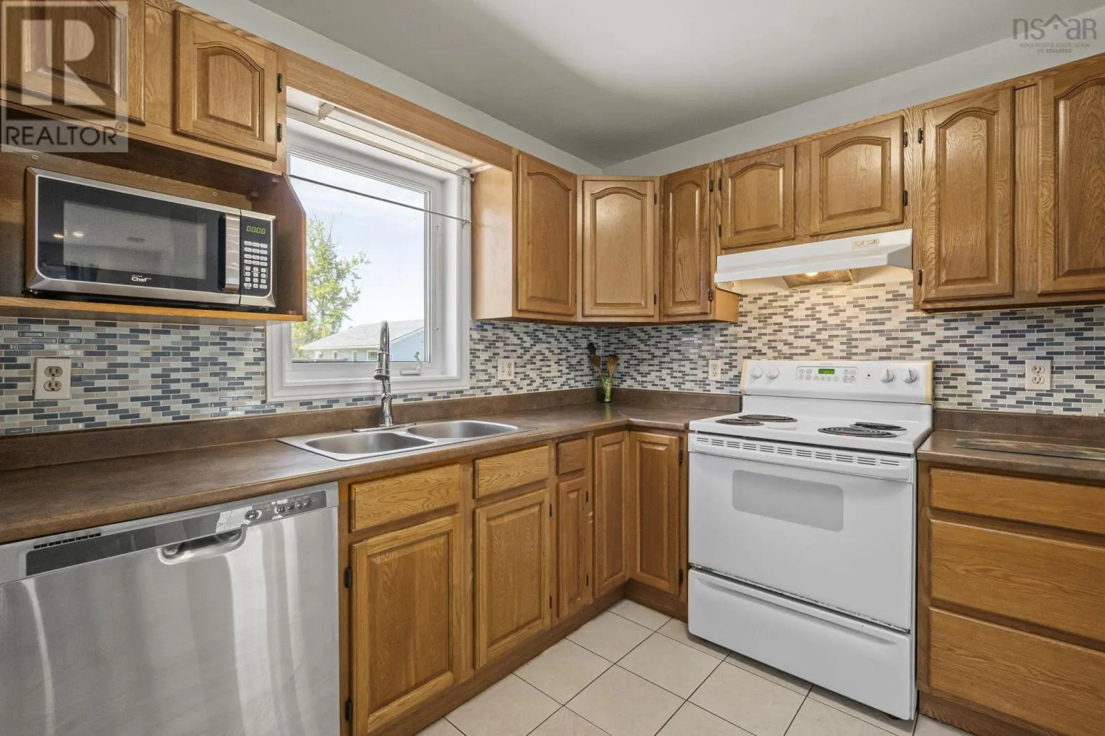 252 Melrose Cres