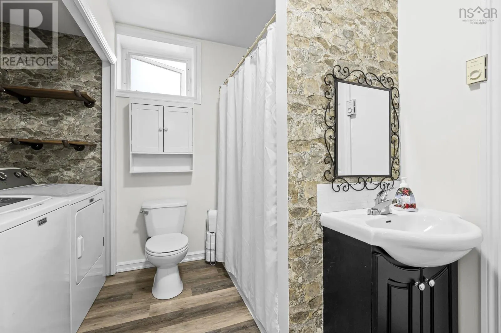 252 Melrose Cres