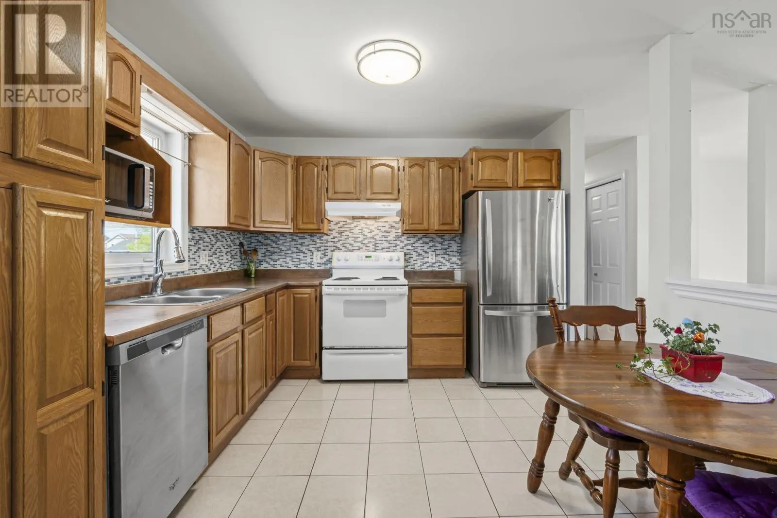 252 Melrose Cres