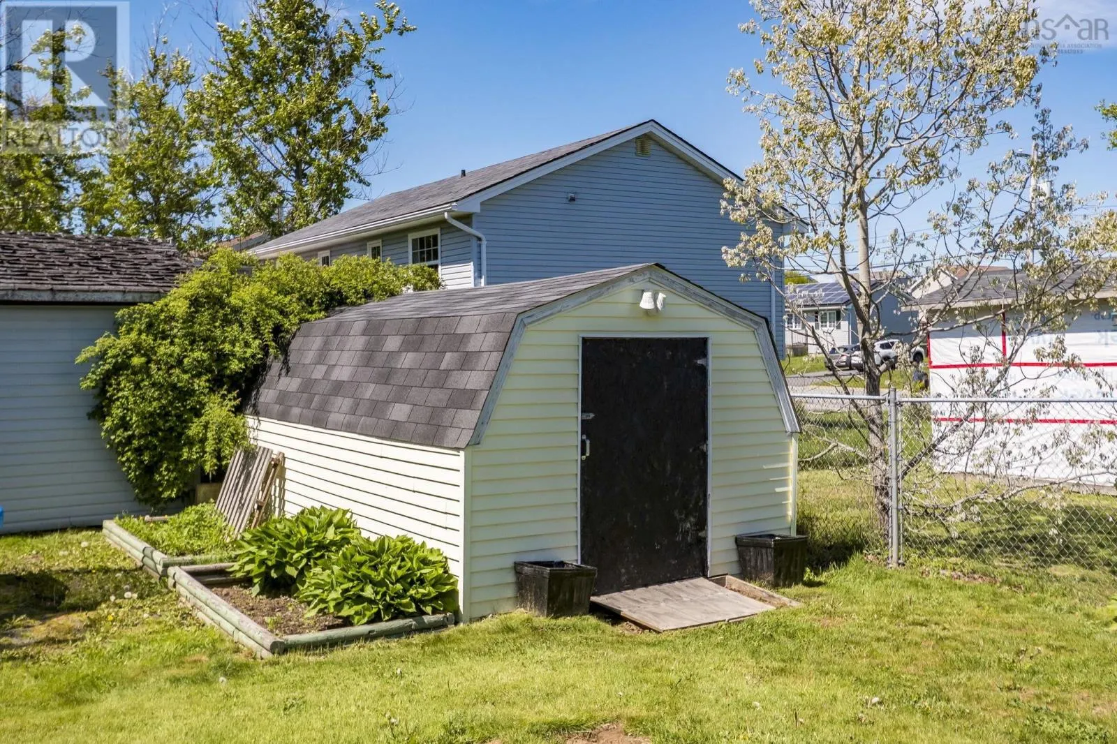 252 Melrose Cres