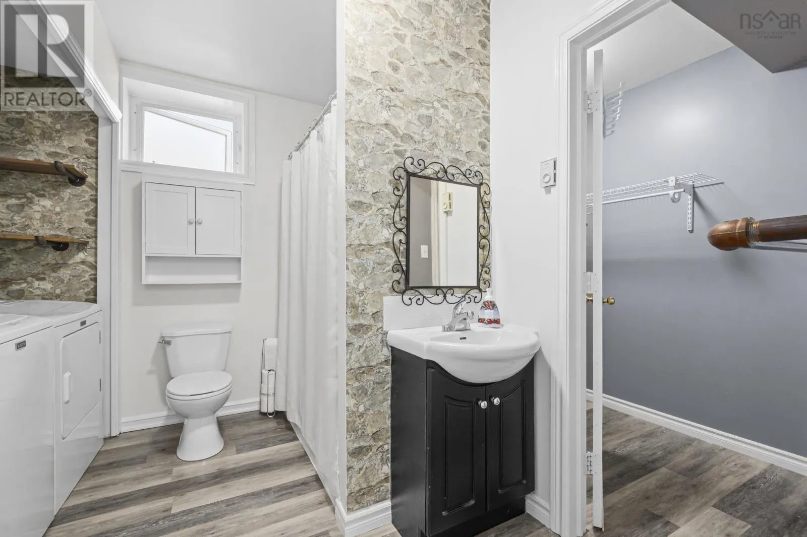 252 Melrose Cres