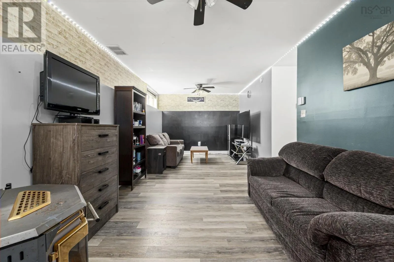 252 Melrose Cres
