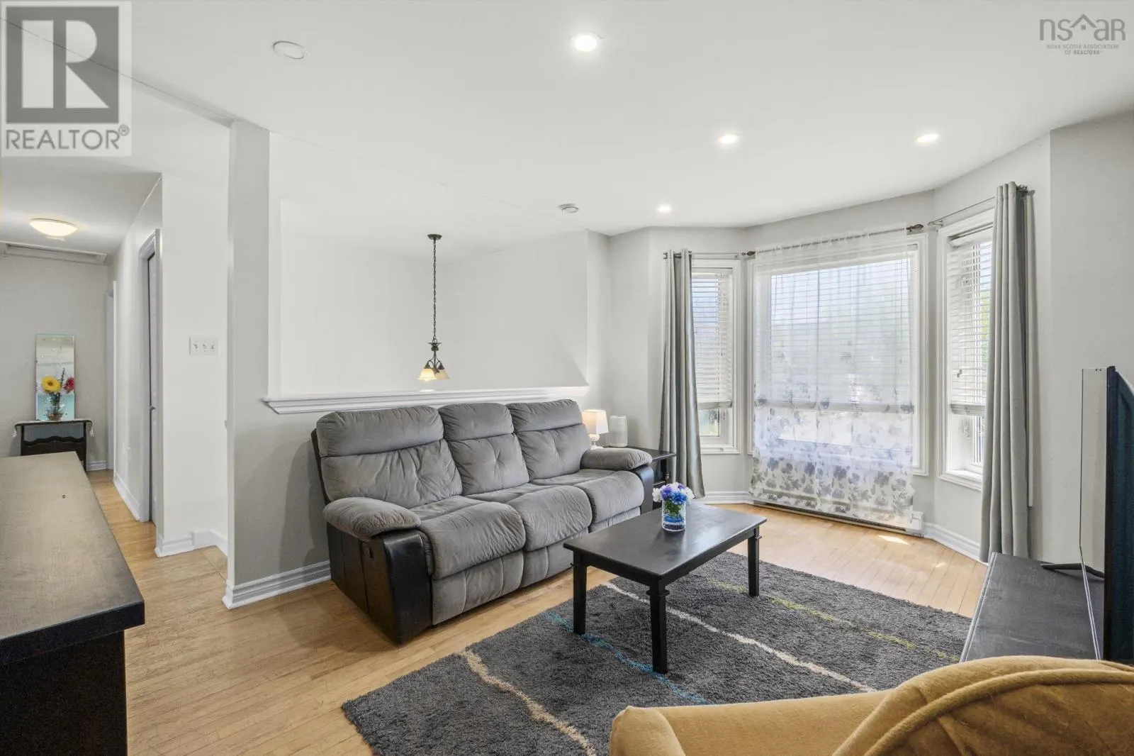 252 Melrose Cres