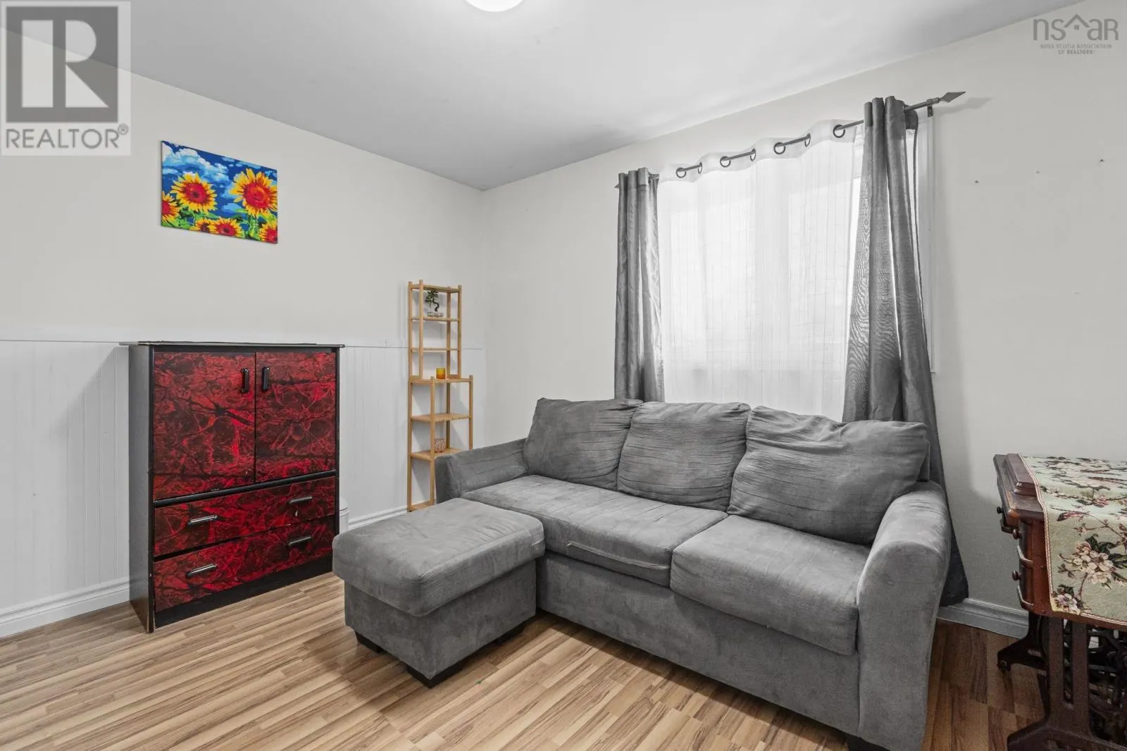252 Melrose Cres
