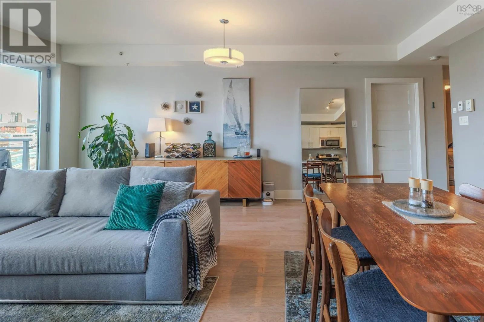 308 15 Kings Wharf Place