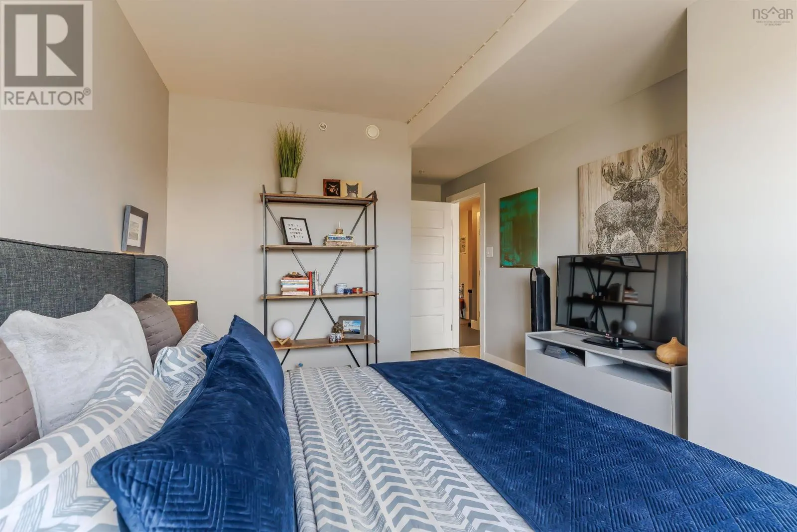 308 15 Kings Wharf Place