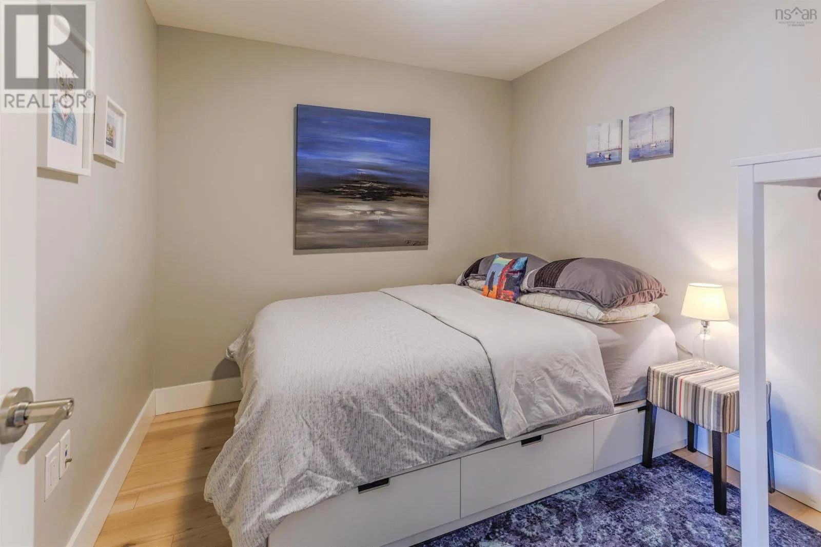 308 15 Kings Wharf Place