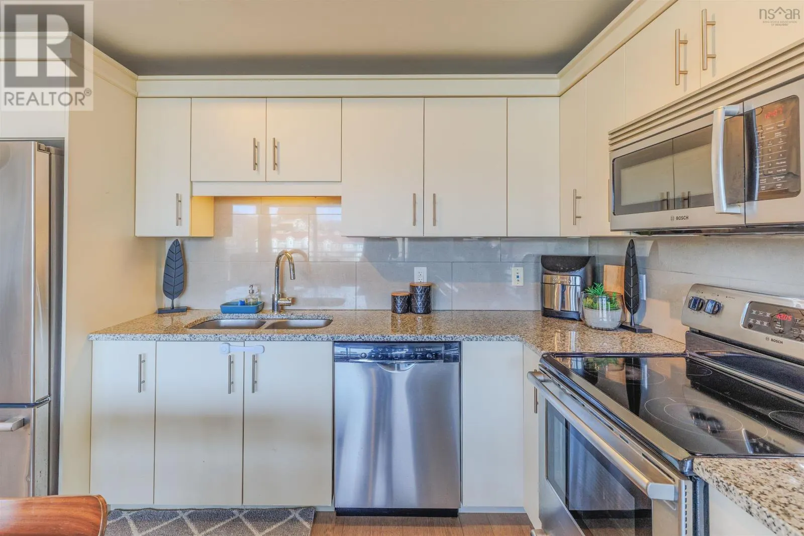 308 15 Kings Wharf Place