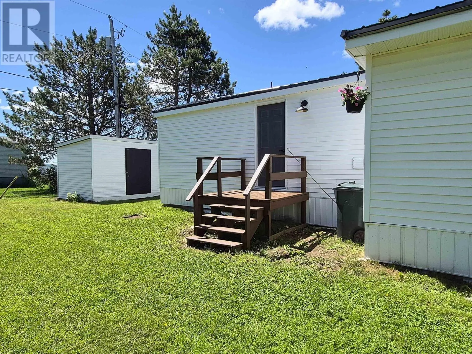 25 Brentwood Estates