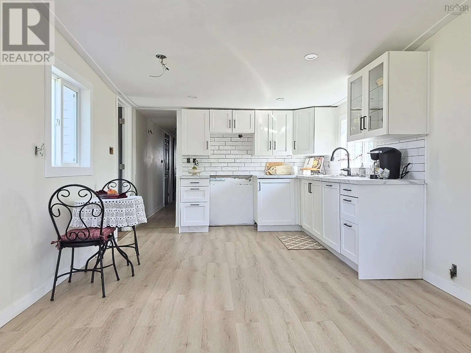 25 Brentwood Estates