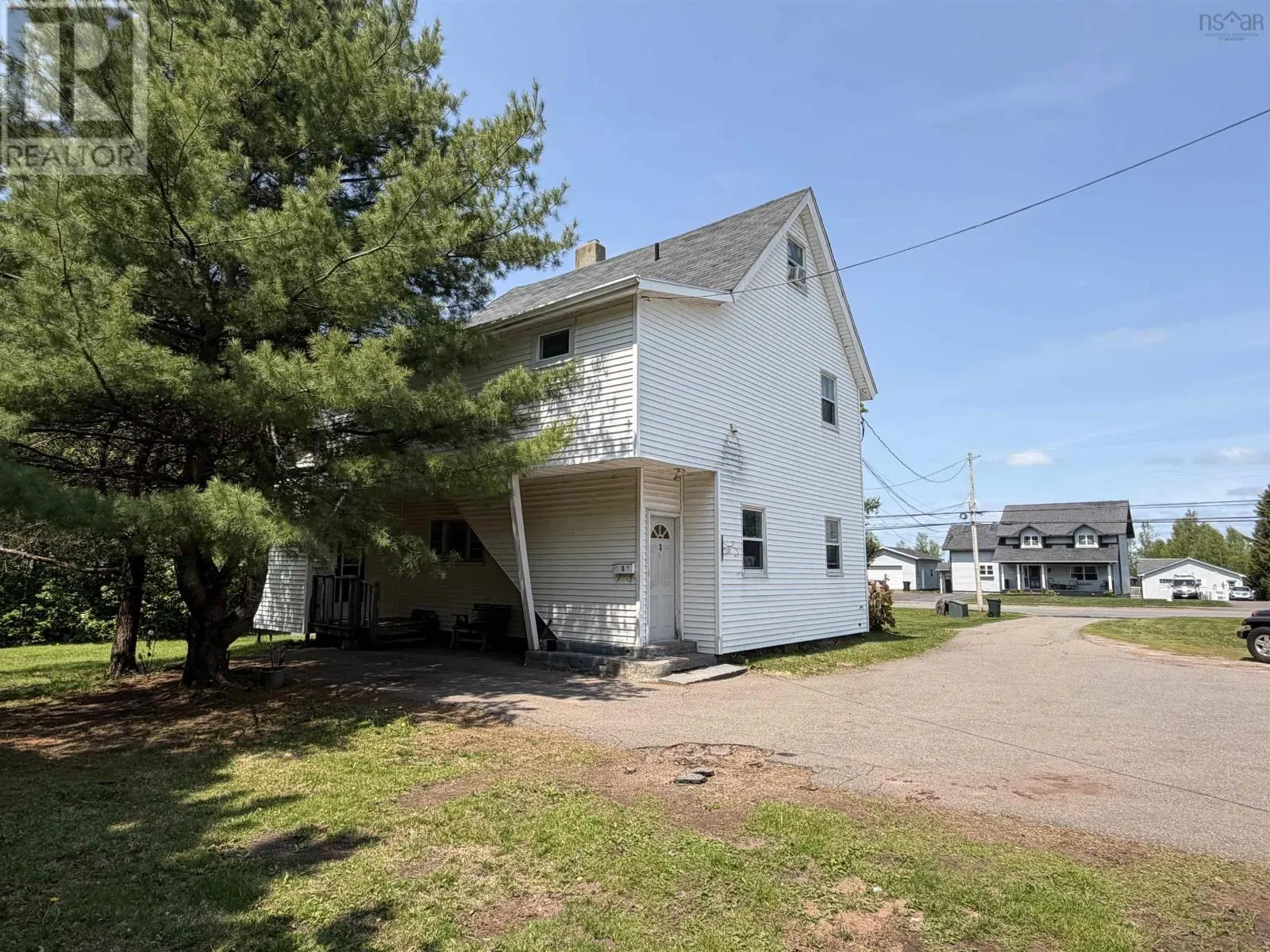 98 Victoria Street W