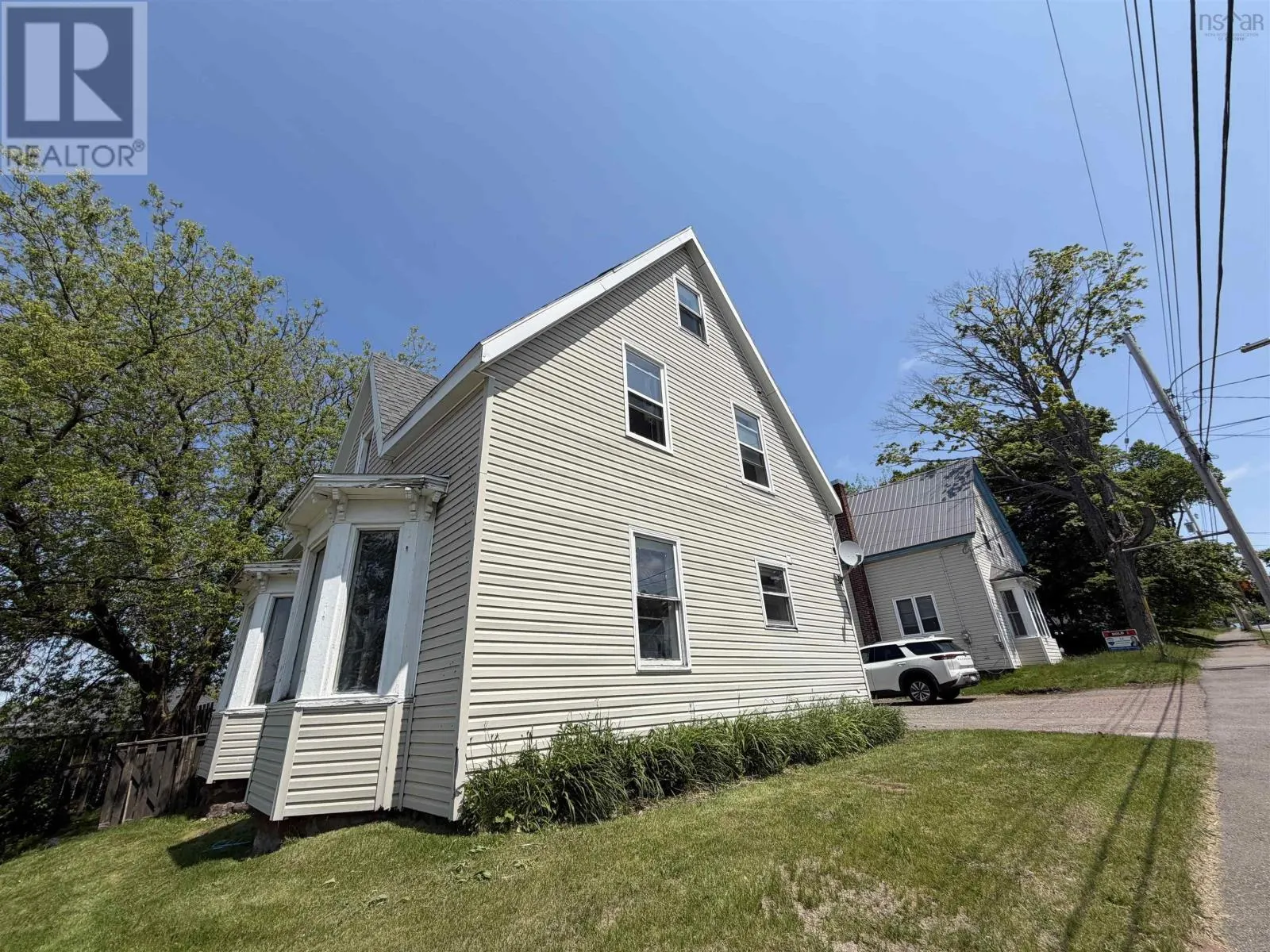 8 East Pleasant Street