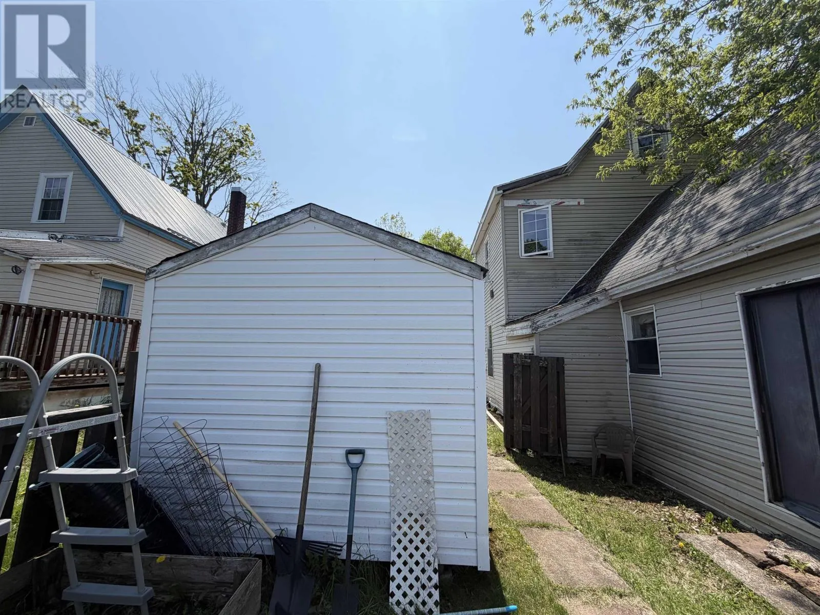 8 East Pleasant Street