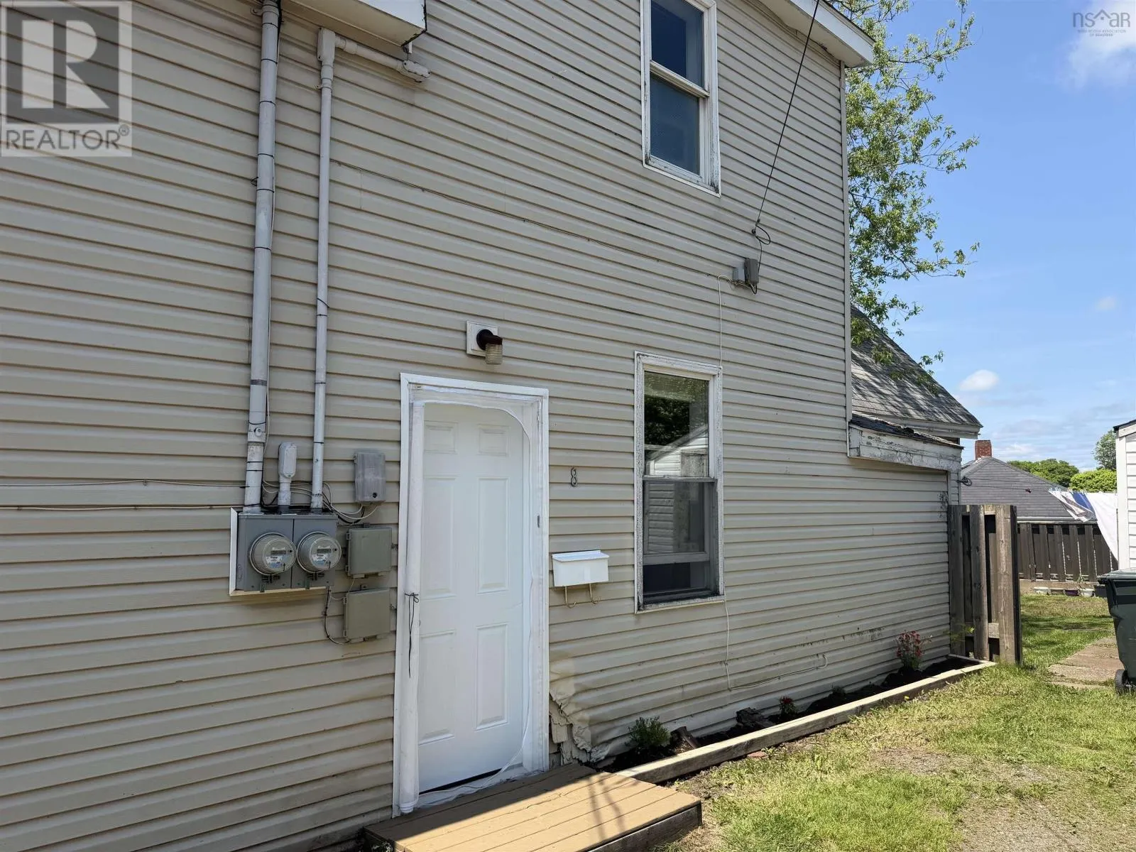 8 East Pleasant Street