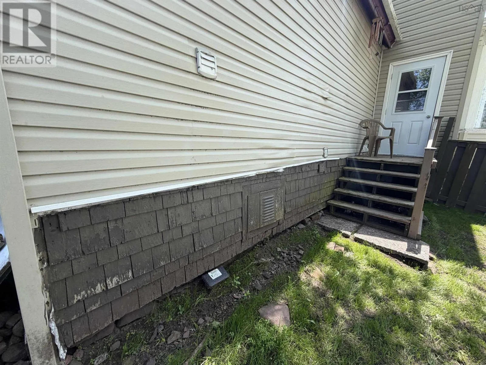 8 East Pleasant Street