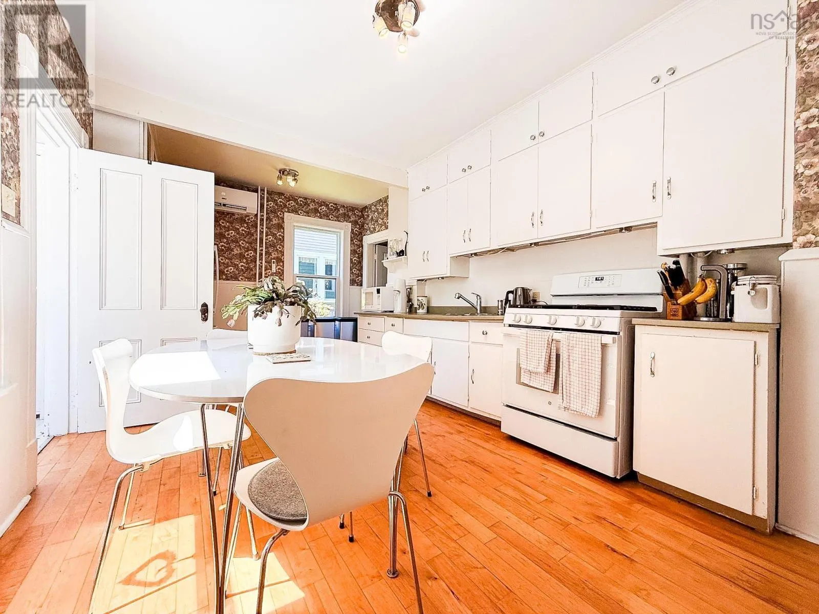 30 Beacon Street