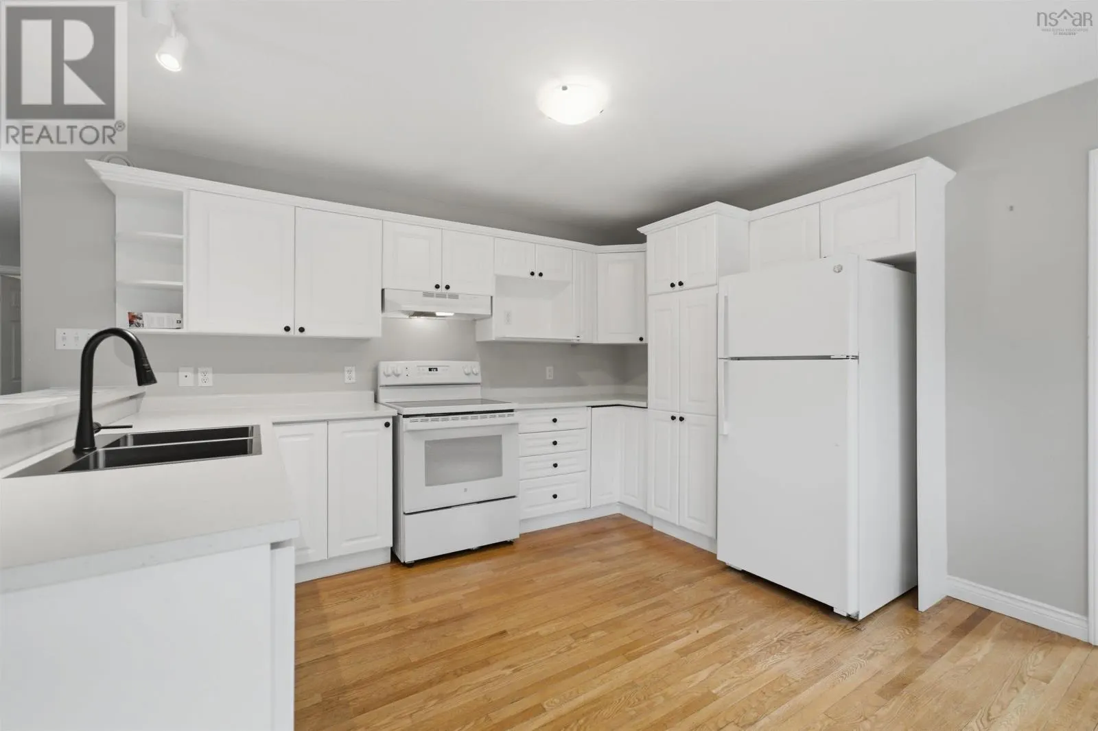 111 St George Boulevard