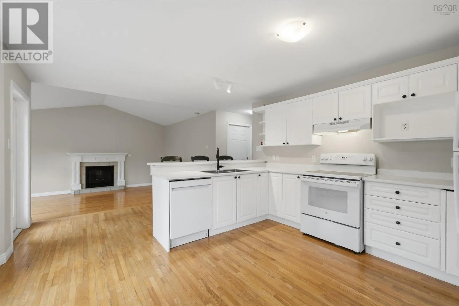 111 St George Boulevard