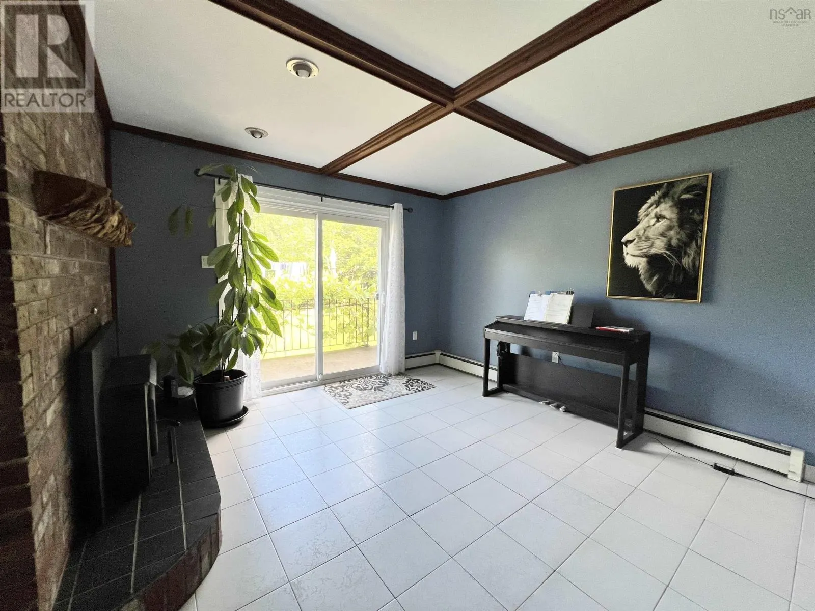 6 RAYMOND Drive