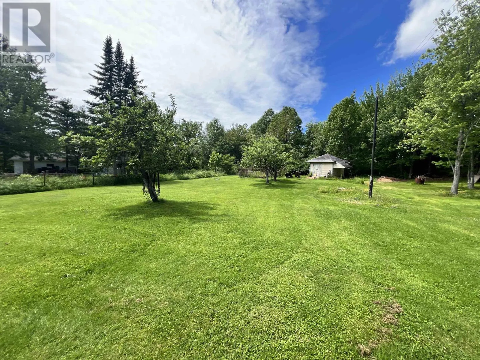 6 RAYMOND Drive