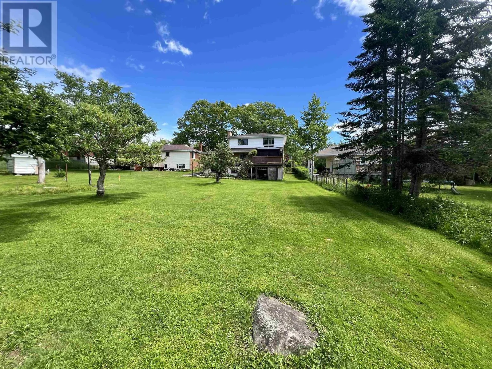 6 RAYMOND Drive