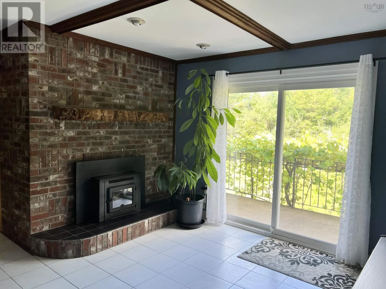 6 RAYMOND Drive
