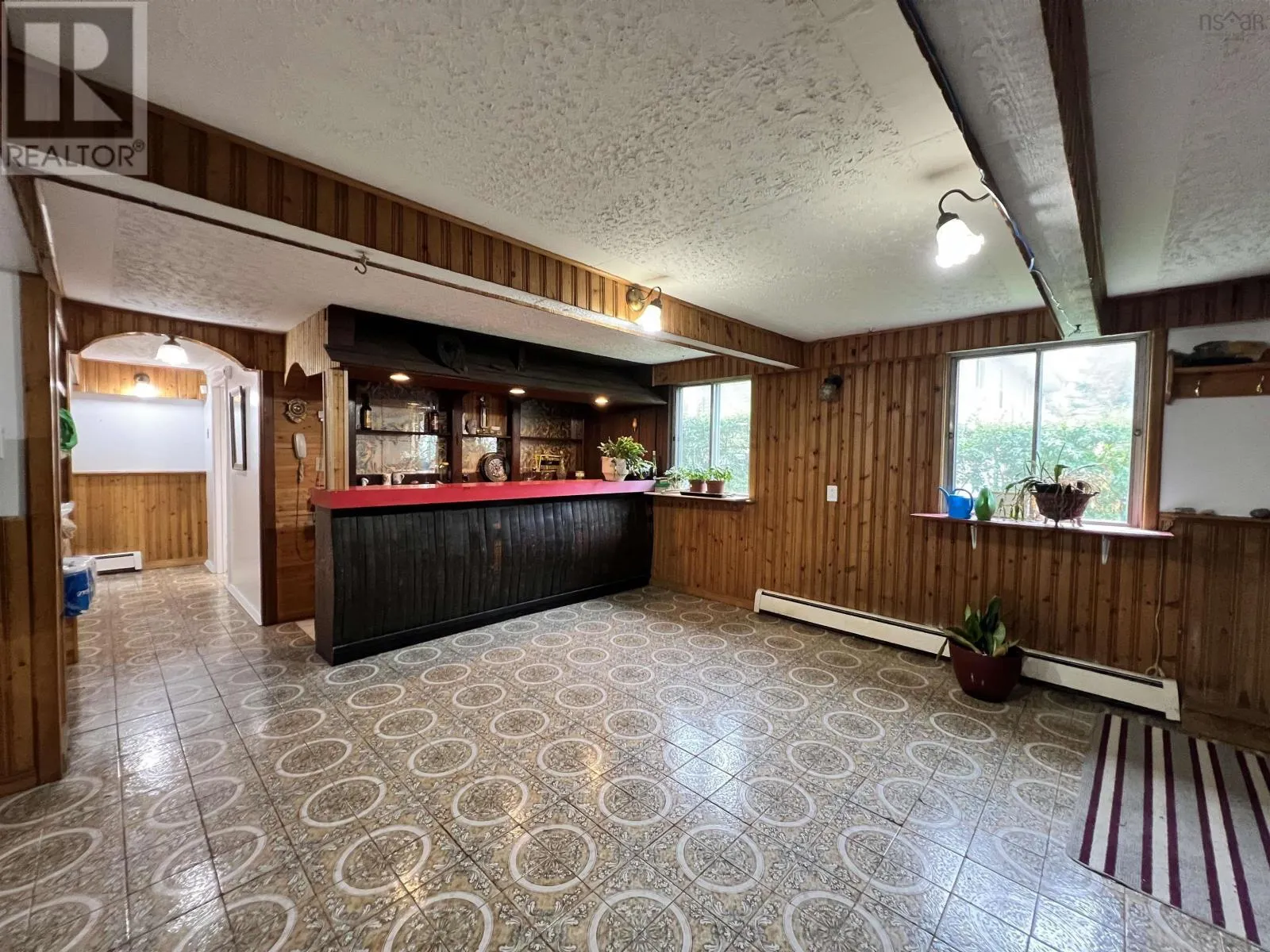 6 RAYMOND Drive