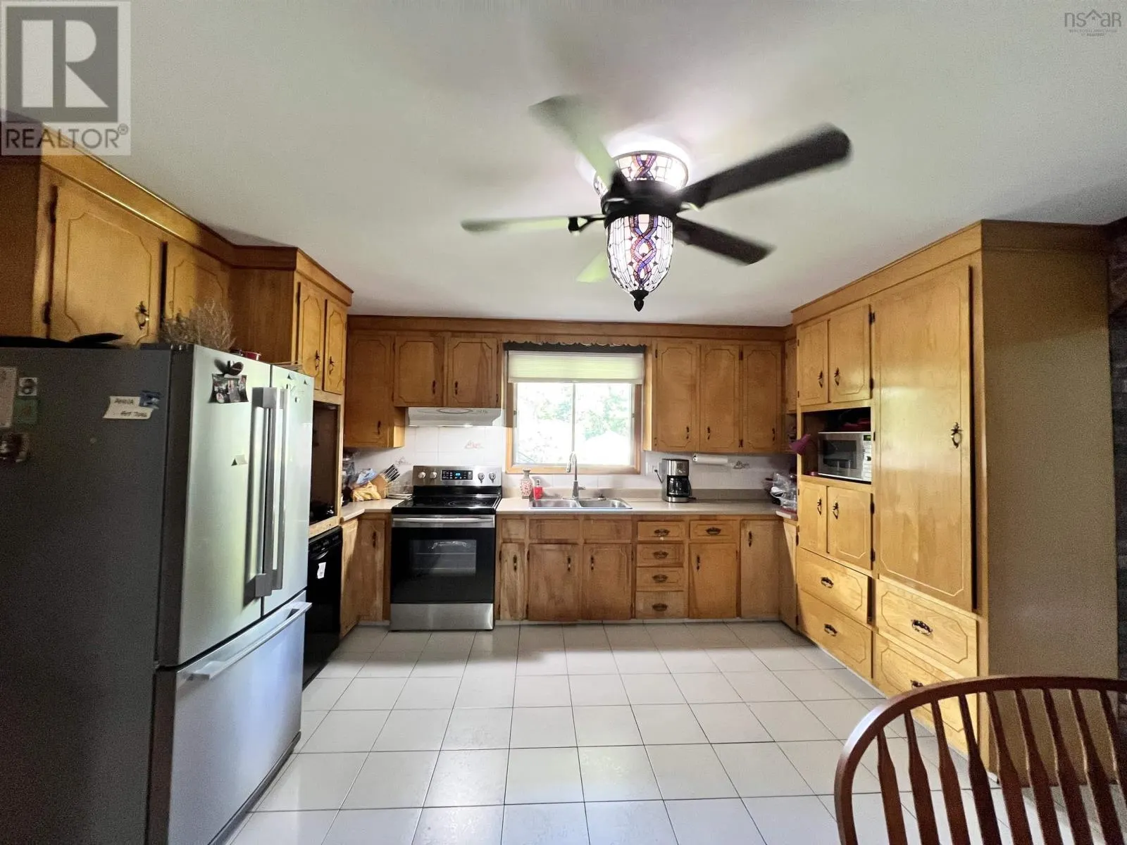 6 RAYMOND Drive