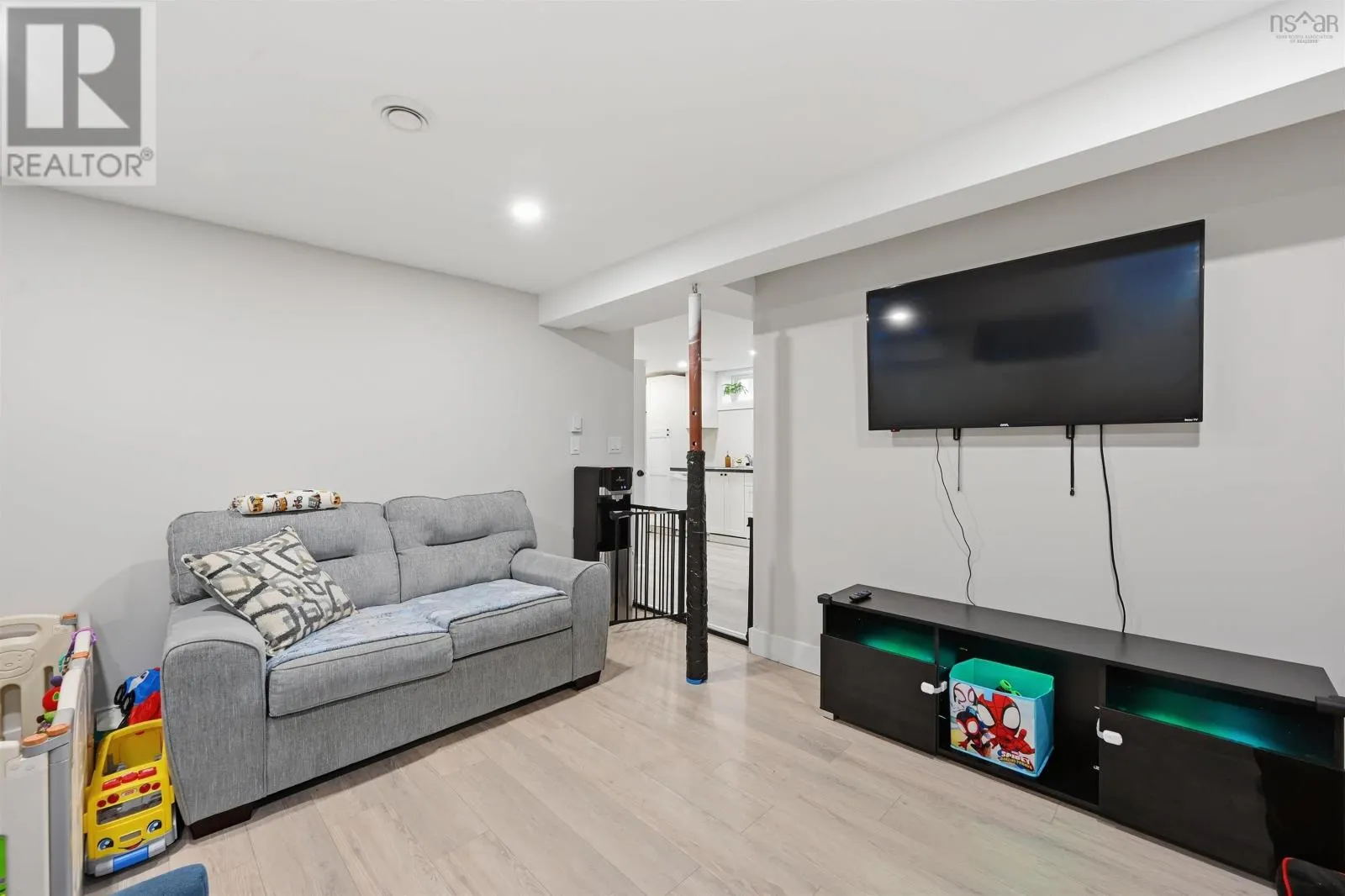 8B Gordon Street