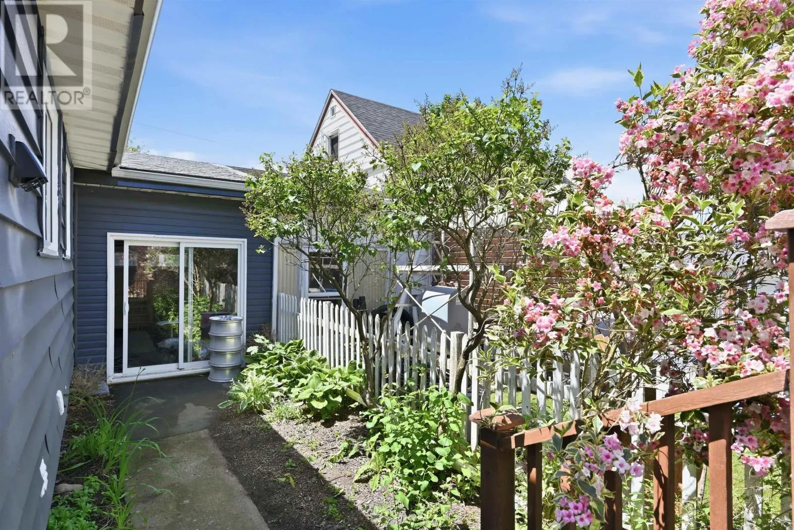 8B Gordon Street