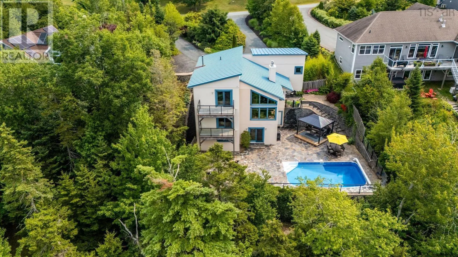 49 Fairway Grove