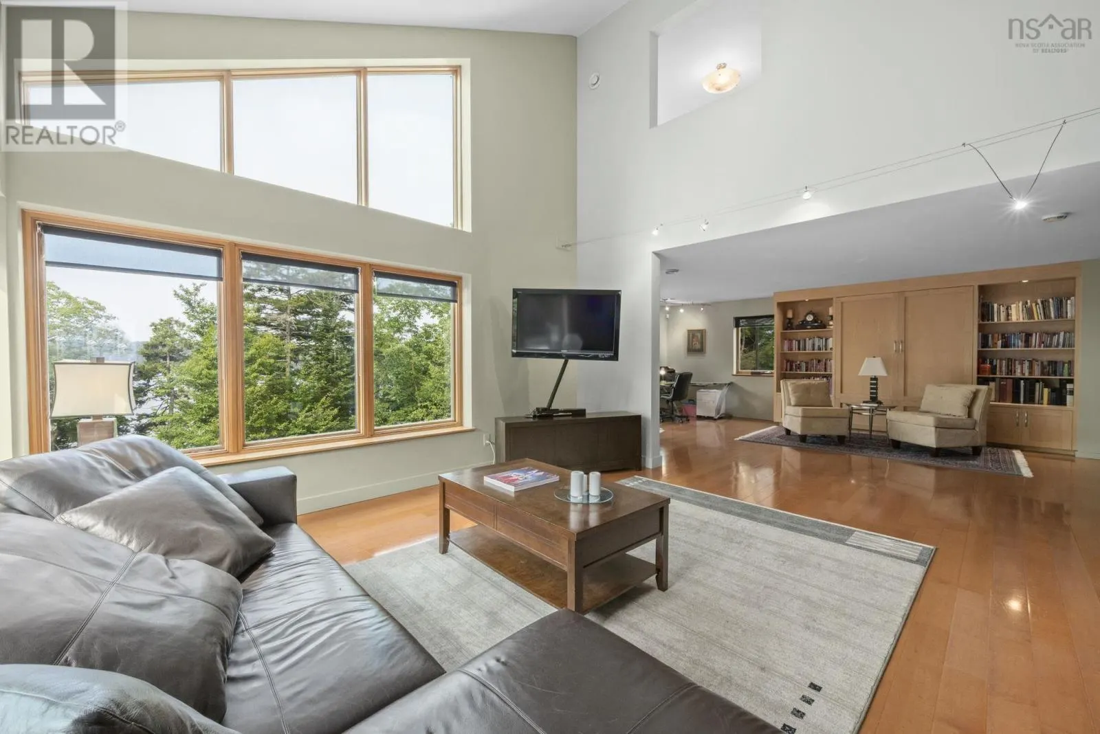 49 Fairway Grove