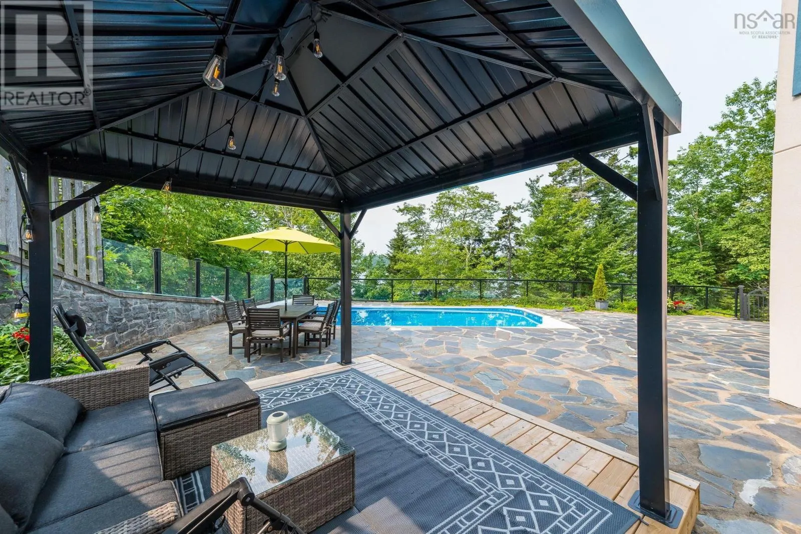 49 Fairway Grove