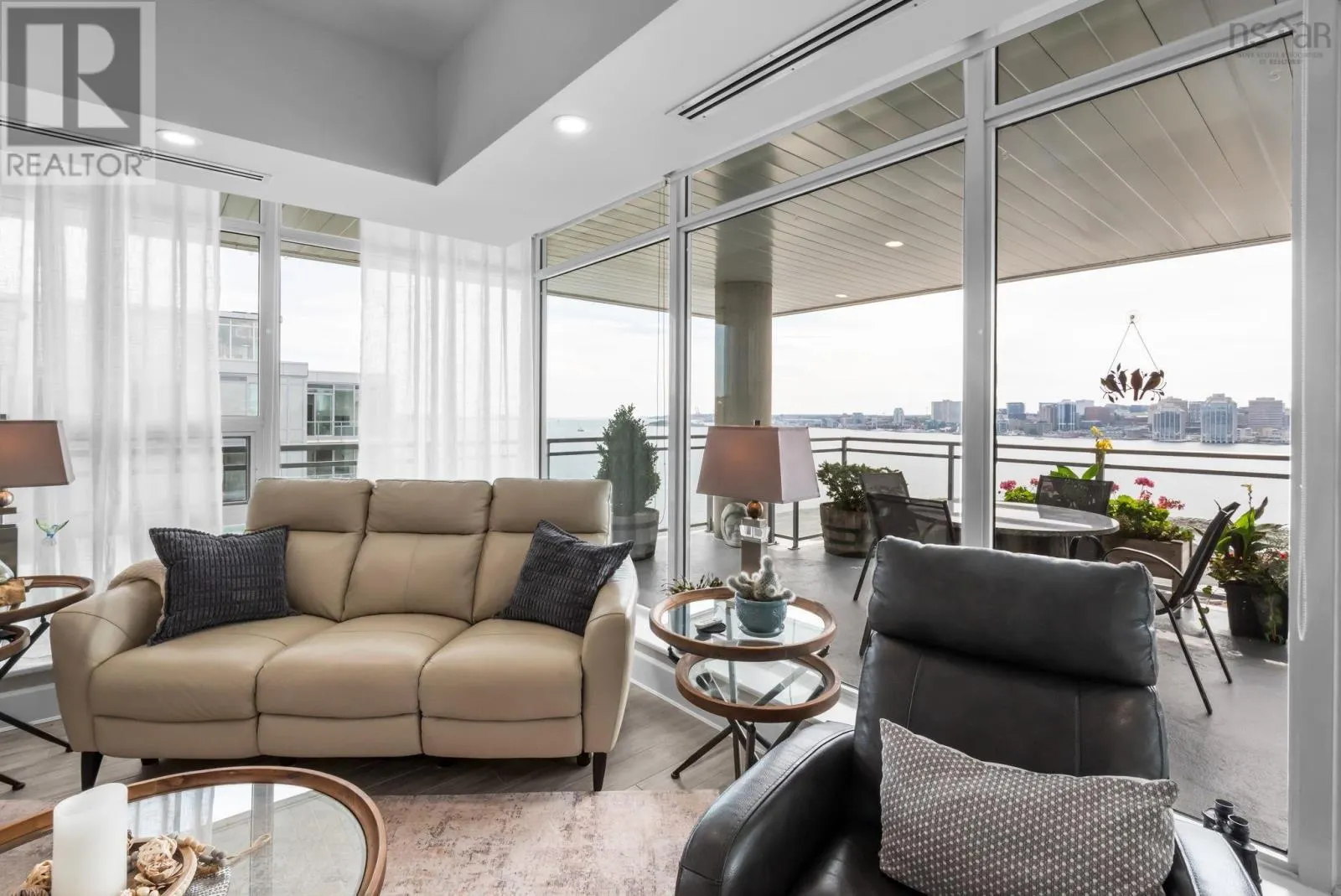 1203 31 Kings Wharf Place
