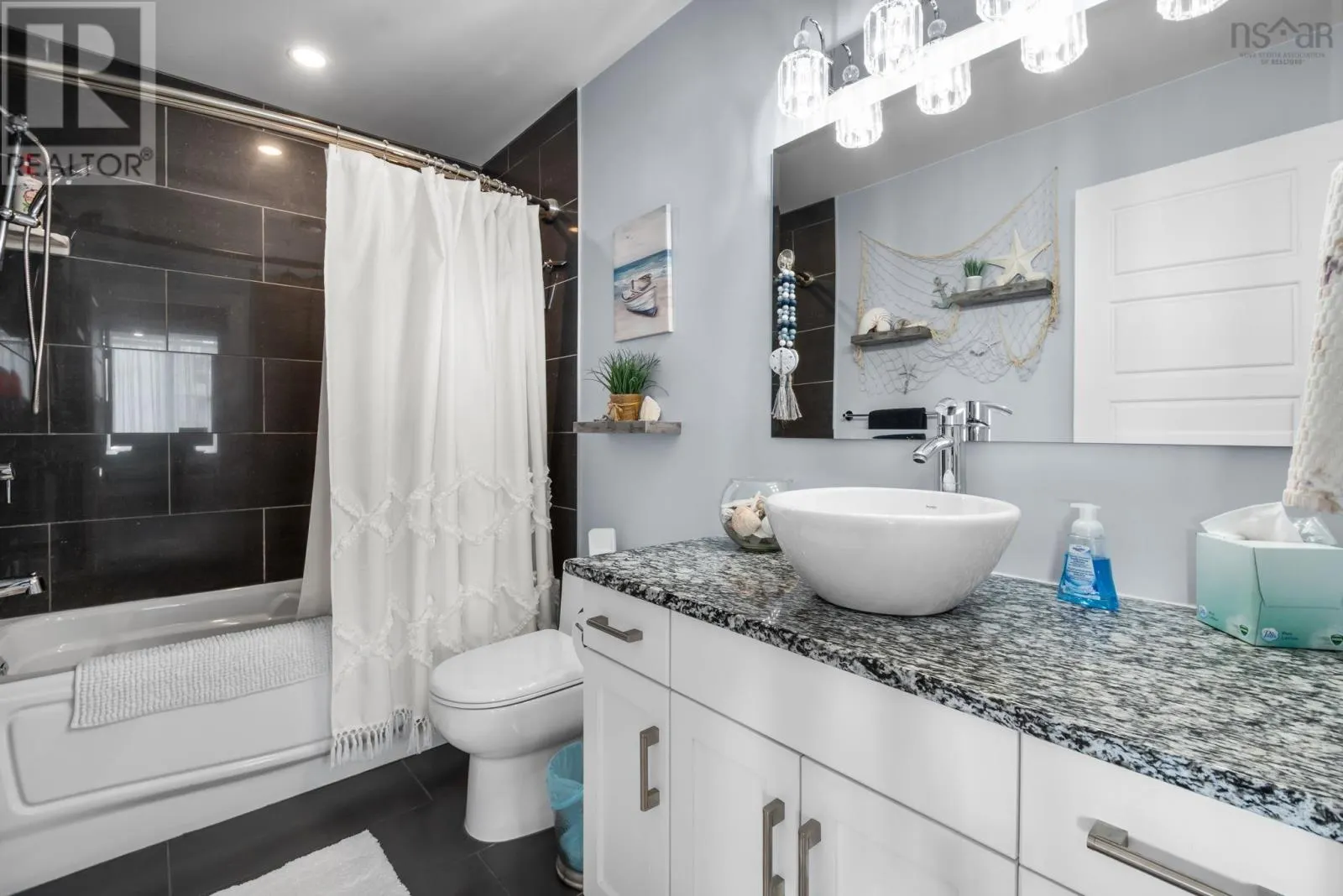 1203 31 Kings Wharf Place