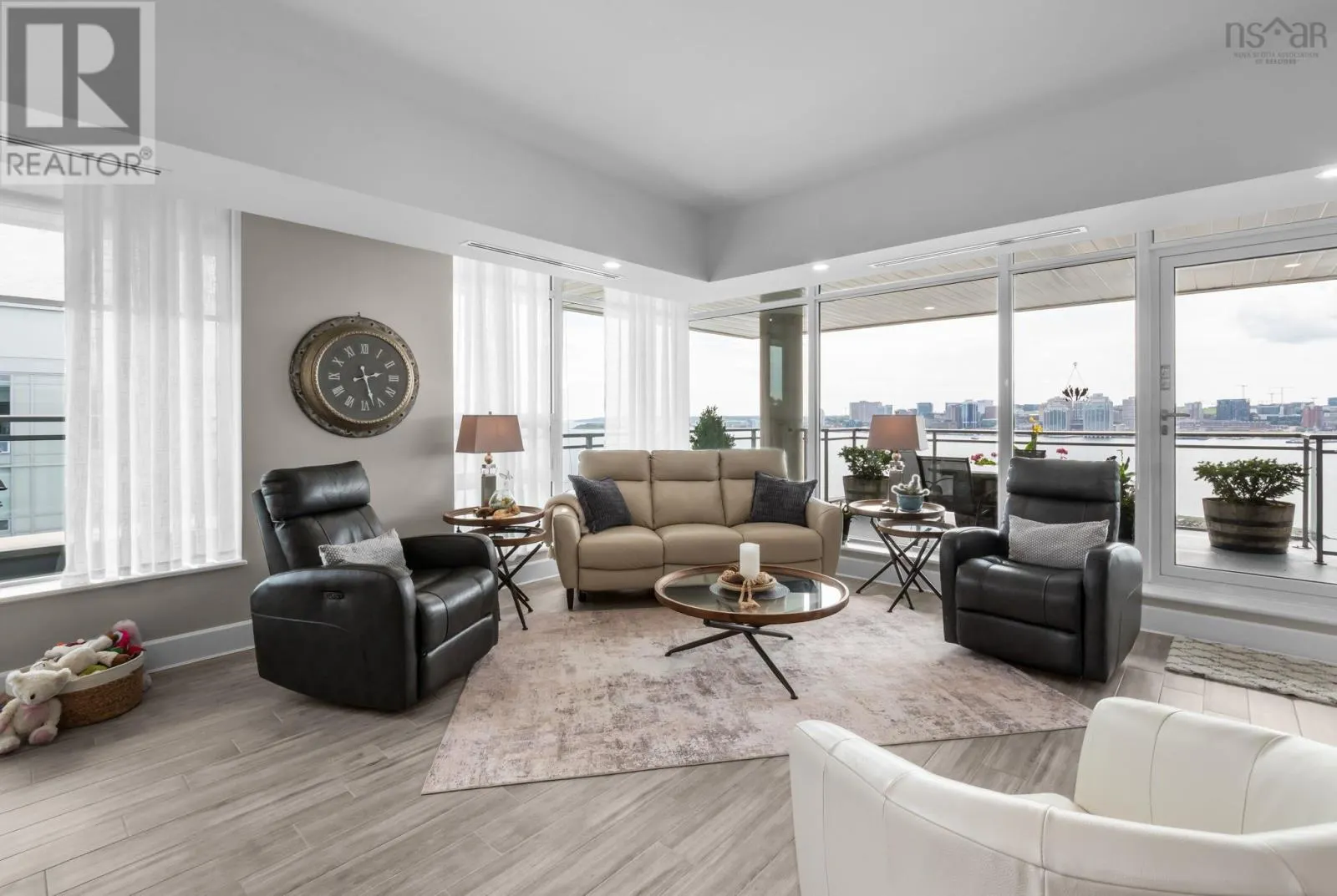 1203 31 Kings Wharf Place
