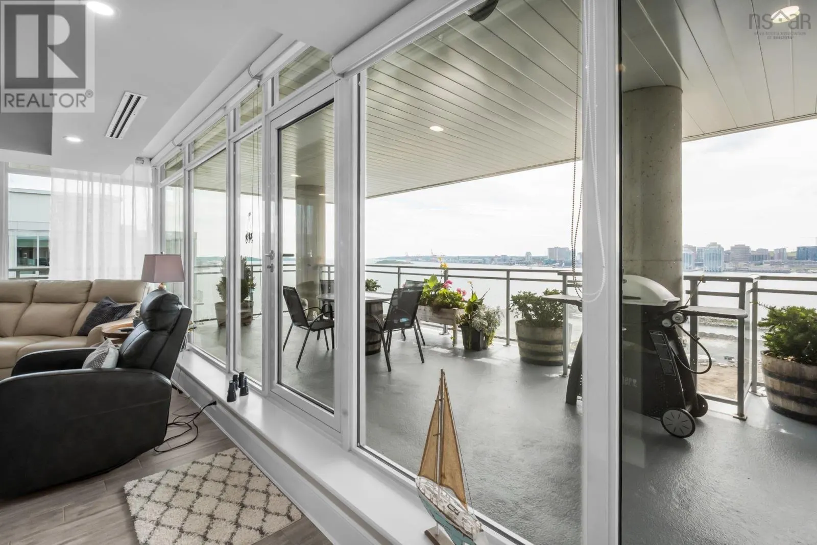 1203 31 Kings Wharf Place