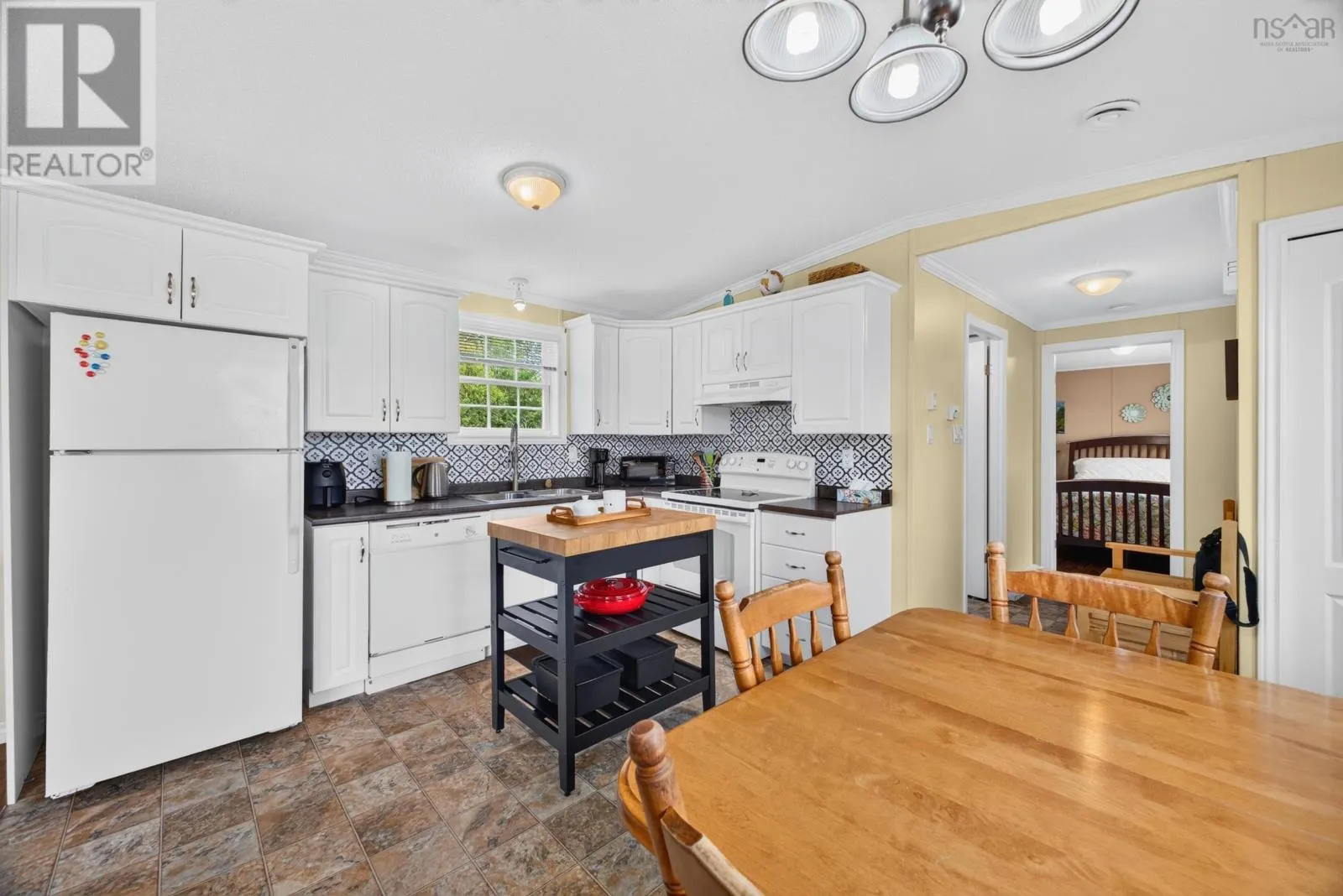 1047 GLEN FOREST Drive