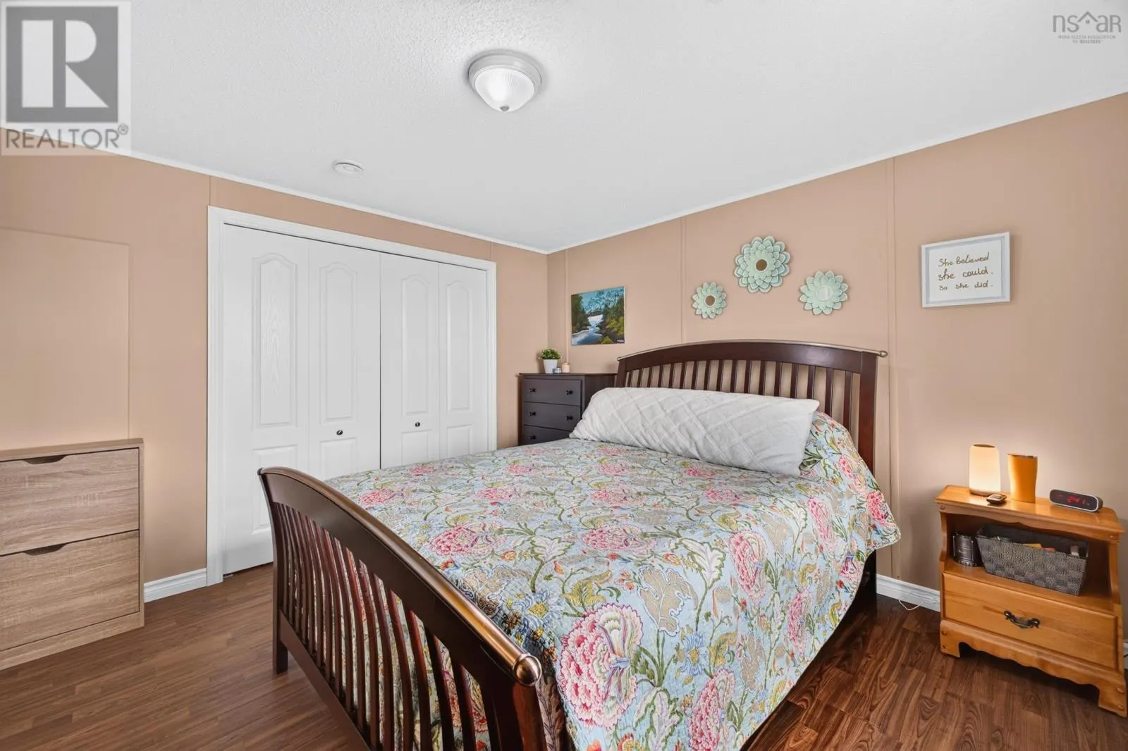 1047 GLEN FOREST Drive