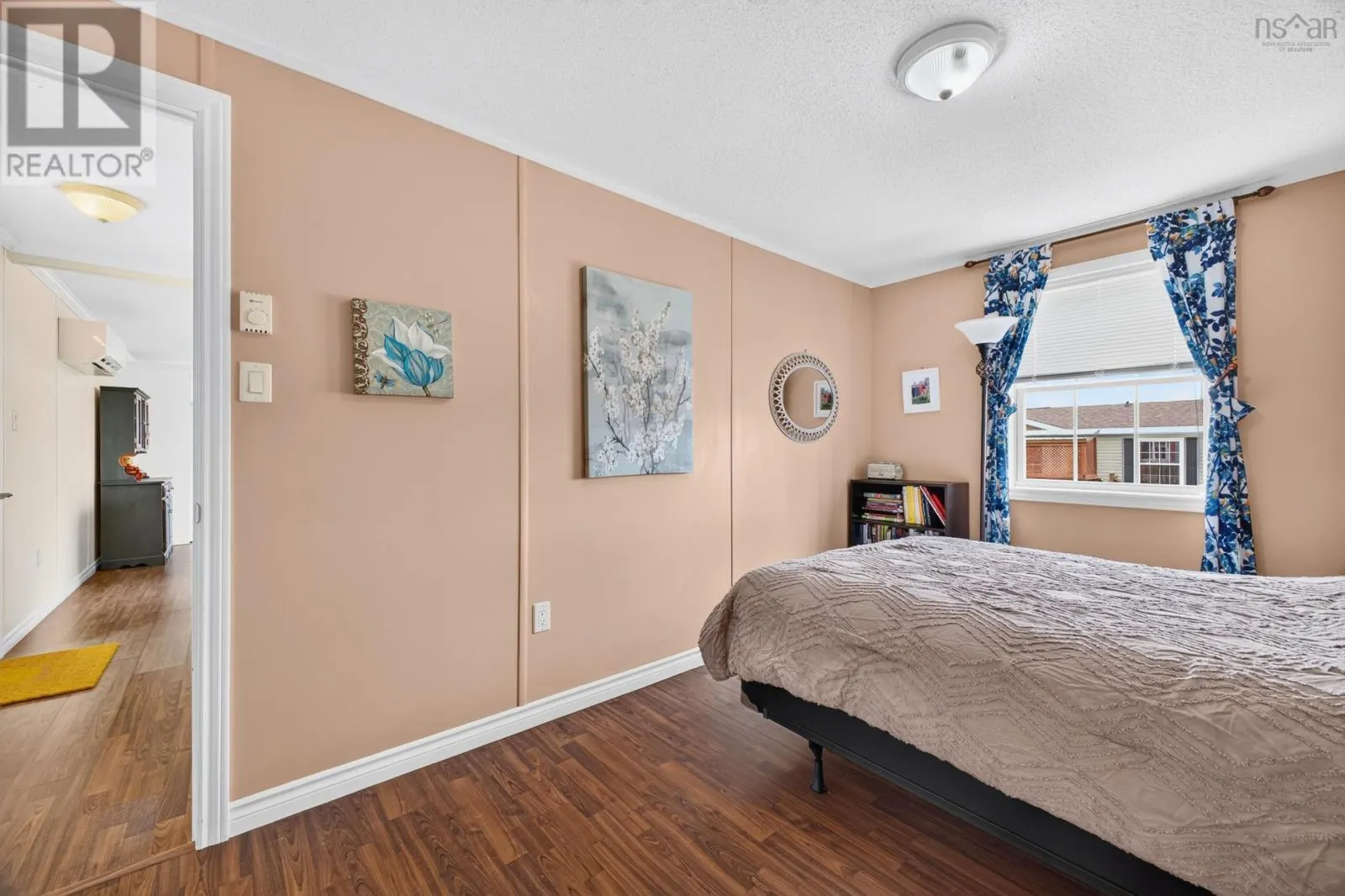 1047 GLEN FOREST Drive