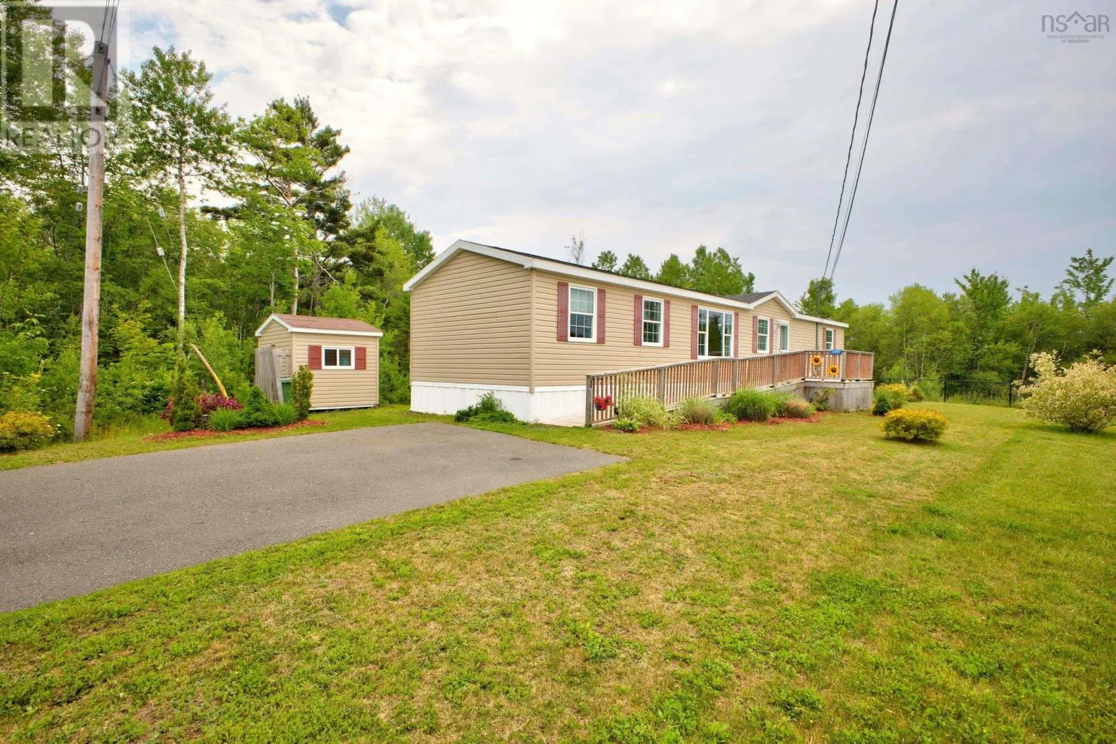 1047 GLEN FOREST Drive