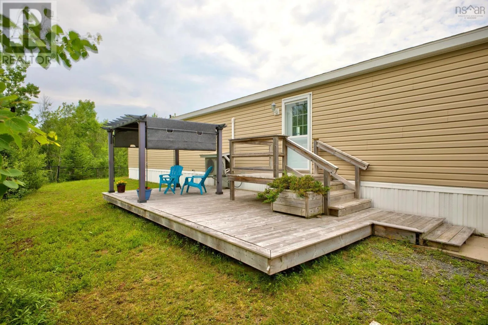 1047 GLEN FOREST Drive