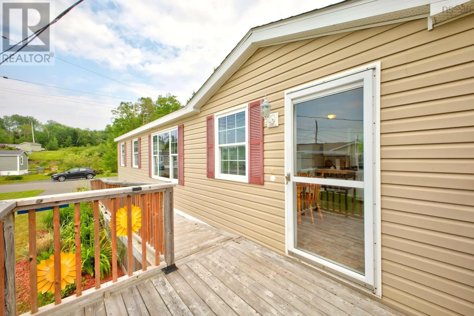 1047 GLEN FOREST Drive
