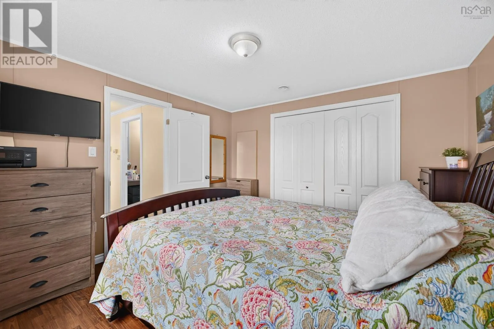 1047 GLEN FOREST Drive