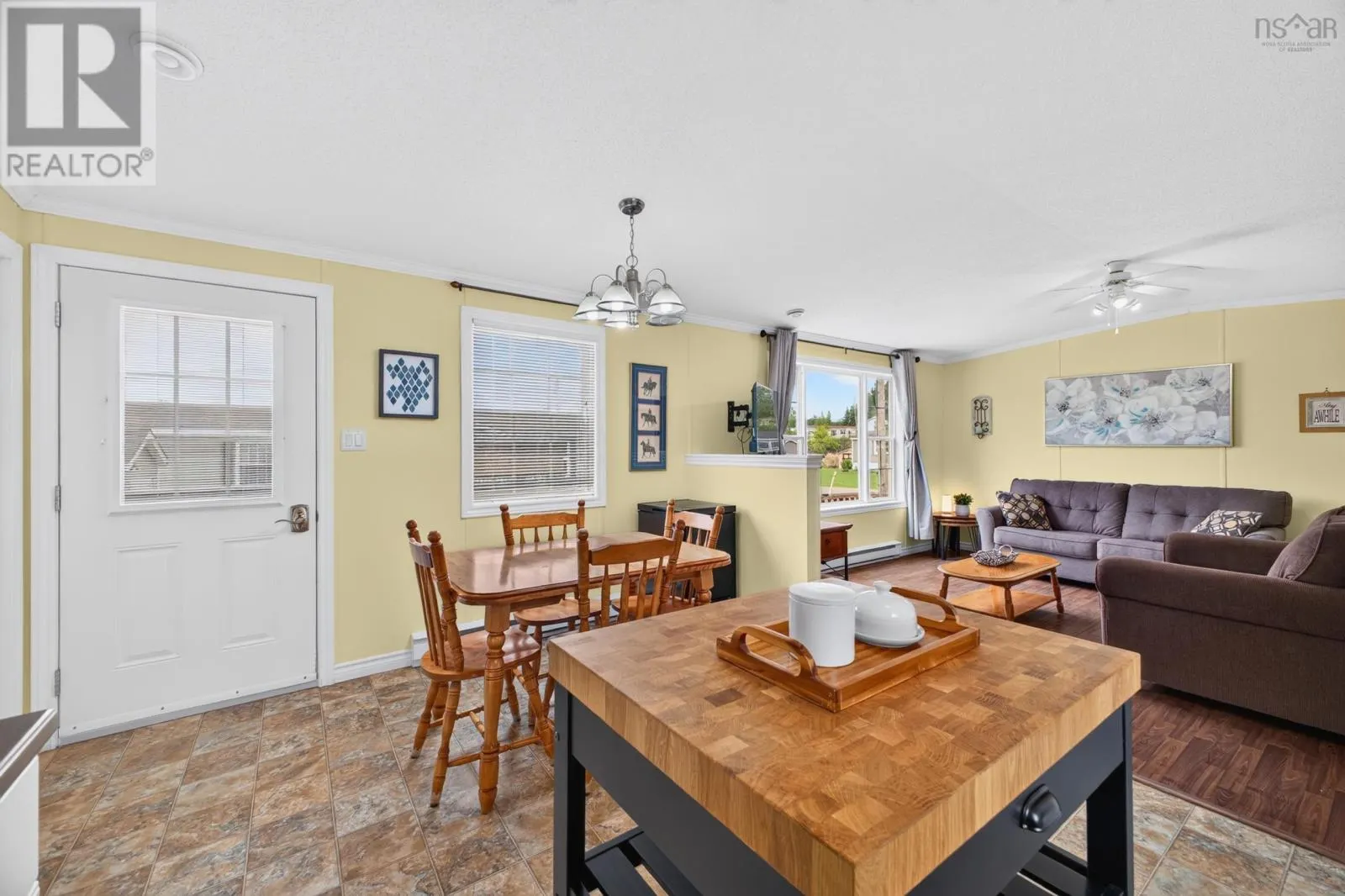 1047 GLEN FOREST Drive