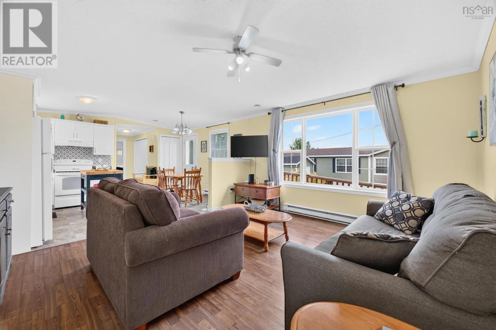 1047 GLEN FOREST Drive