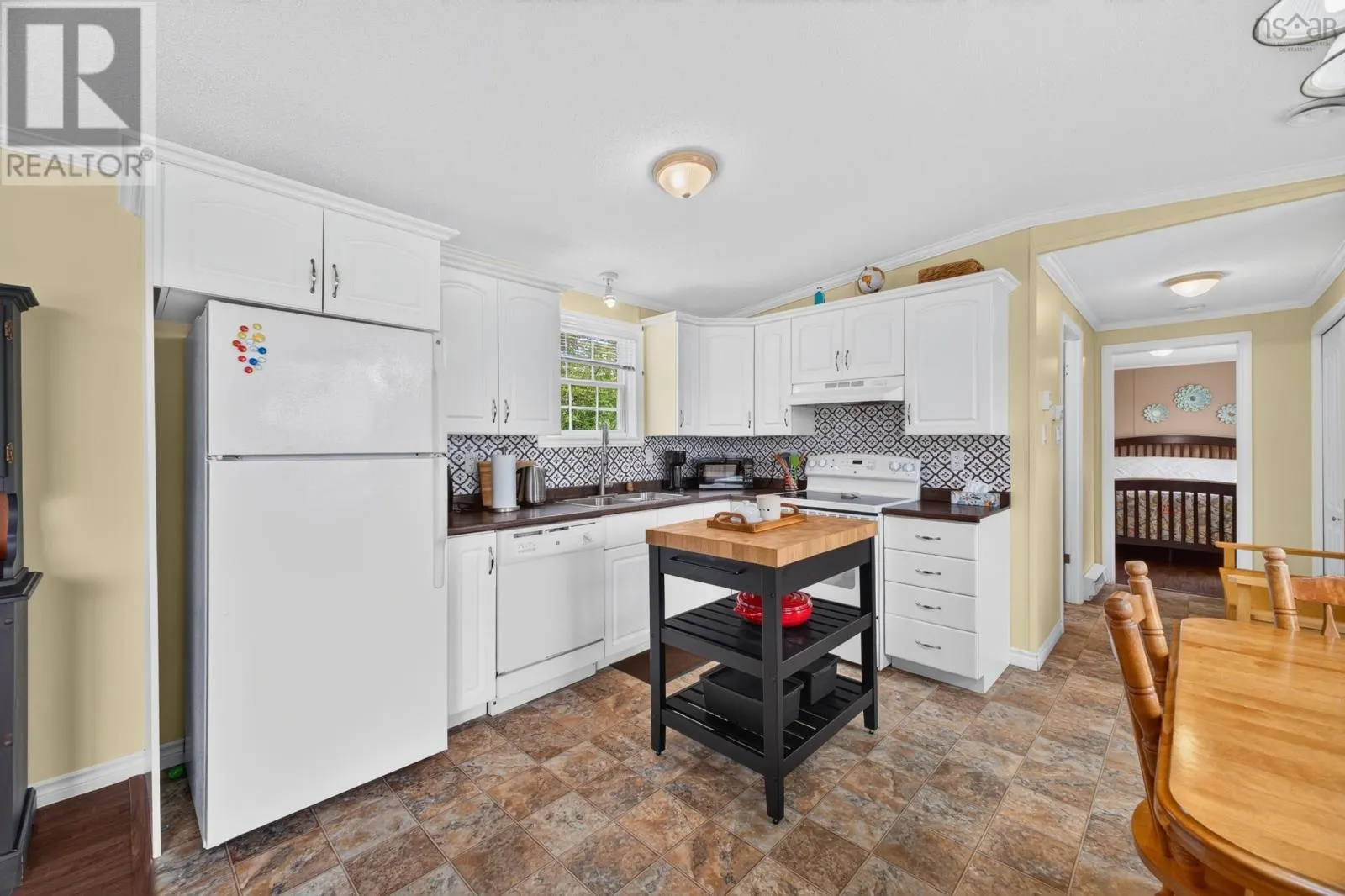 1047 GLEN FOREST Drive